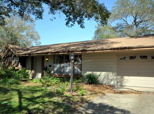 695 Hillside Dr S, Saint Petersburg, FL 33705