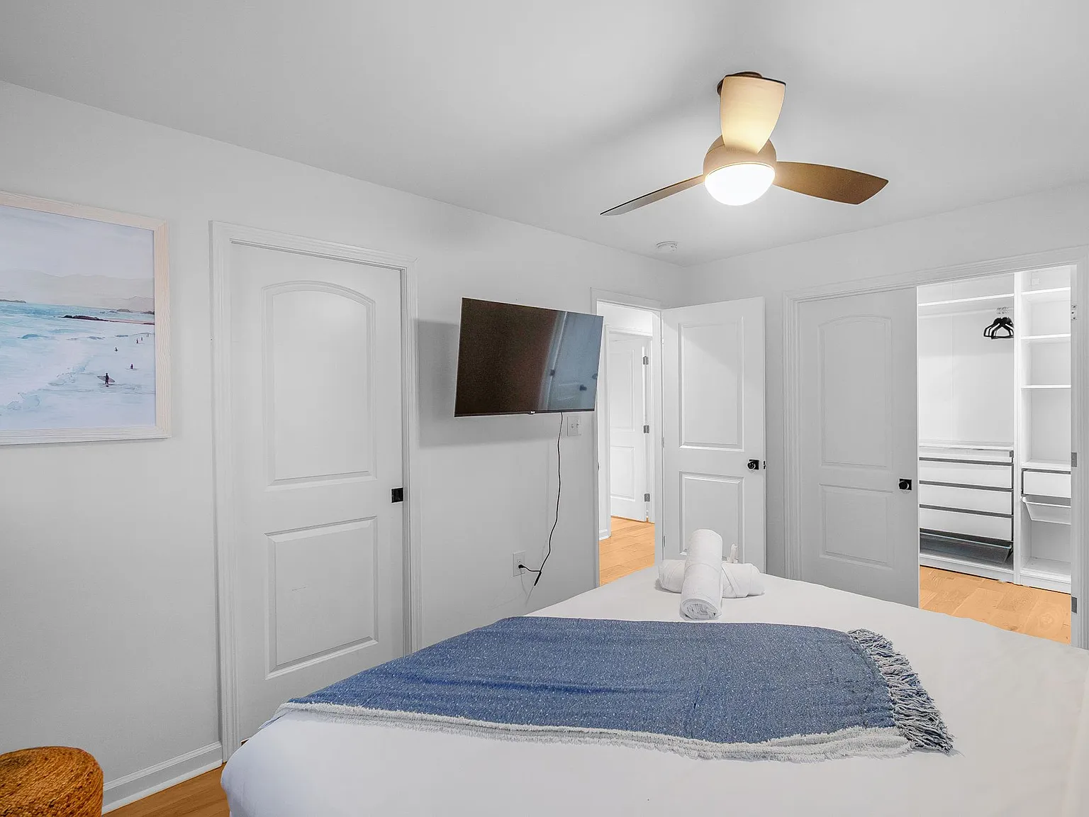 3 bed, 2.0 bath, 1366 sqft, $3,650 — Photo 3