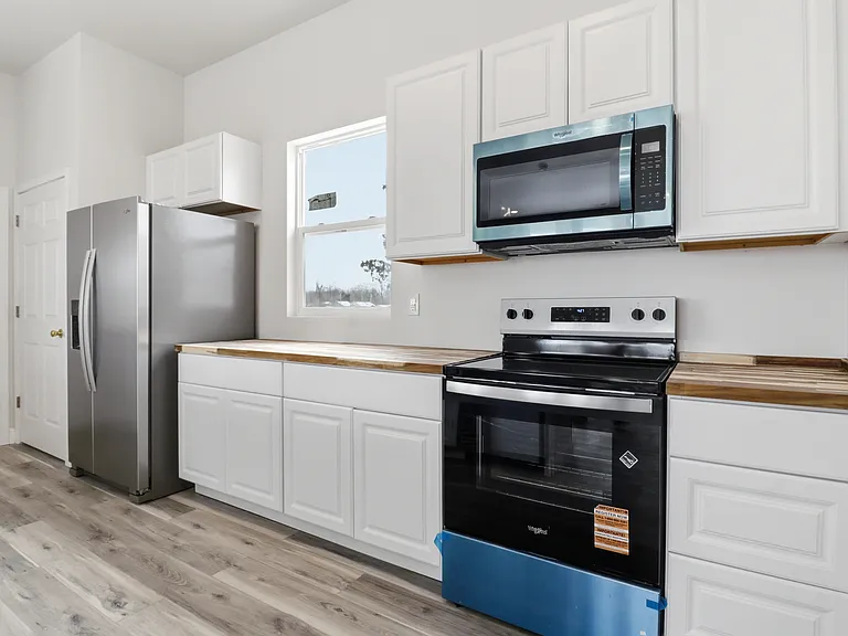 3062 N Euclid Ave — Photo 5