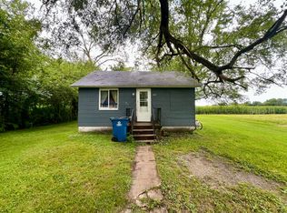 370 N 1st St, Sheldon, IL 60966