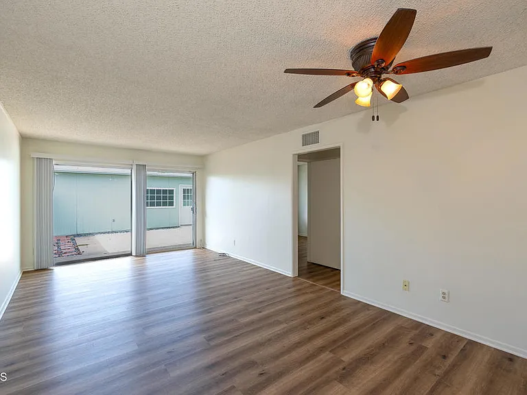 173 W Elfin Grn — Photo 2