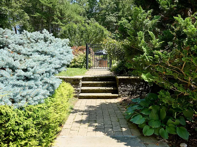137 Peterson Path — Photo 34