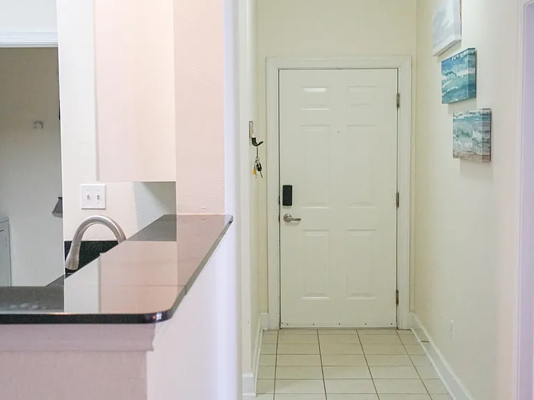 450 Park Ave #302 — Photo 5