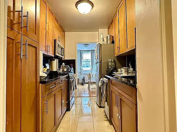 5th image of 245 E 19th St APT 9L