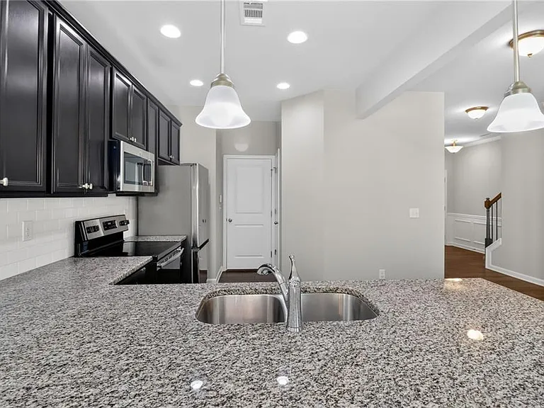 1542 Brookmere Way — Photo 10