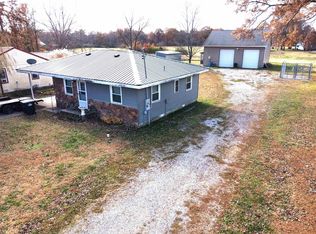 103 S Watkins St, Cisne, IL 62823