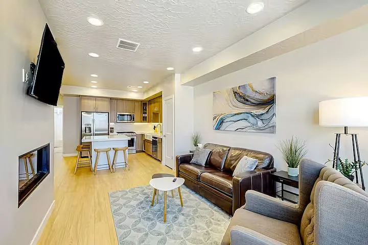 3 bed, 1421 sqft, $3,800 — Photo 4