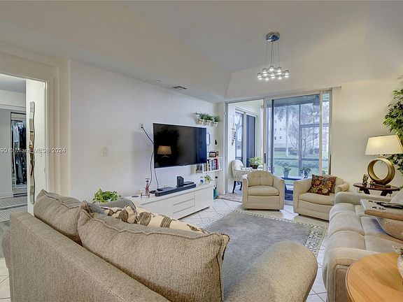 4th image of 10710 NW 66th St APT 110