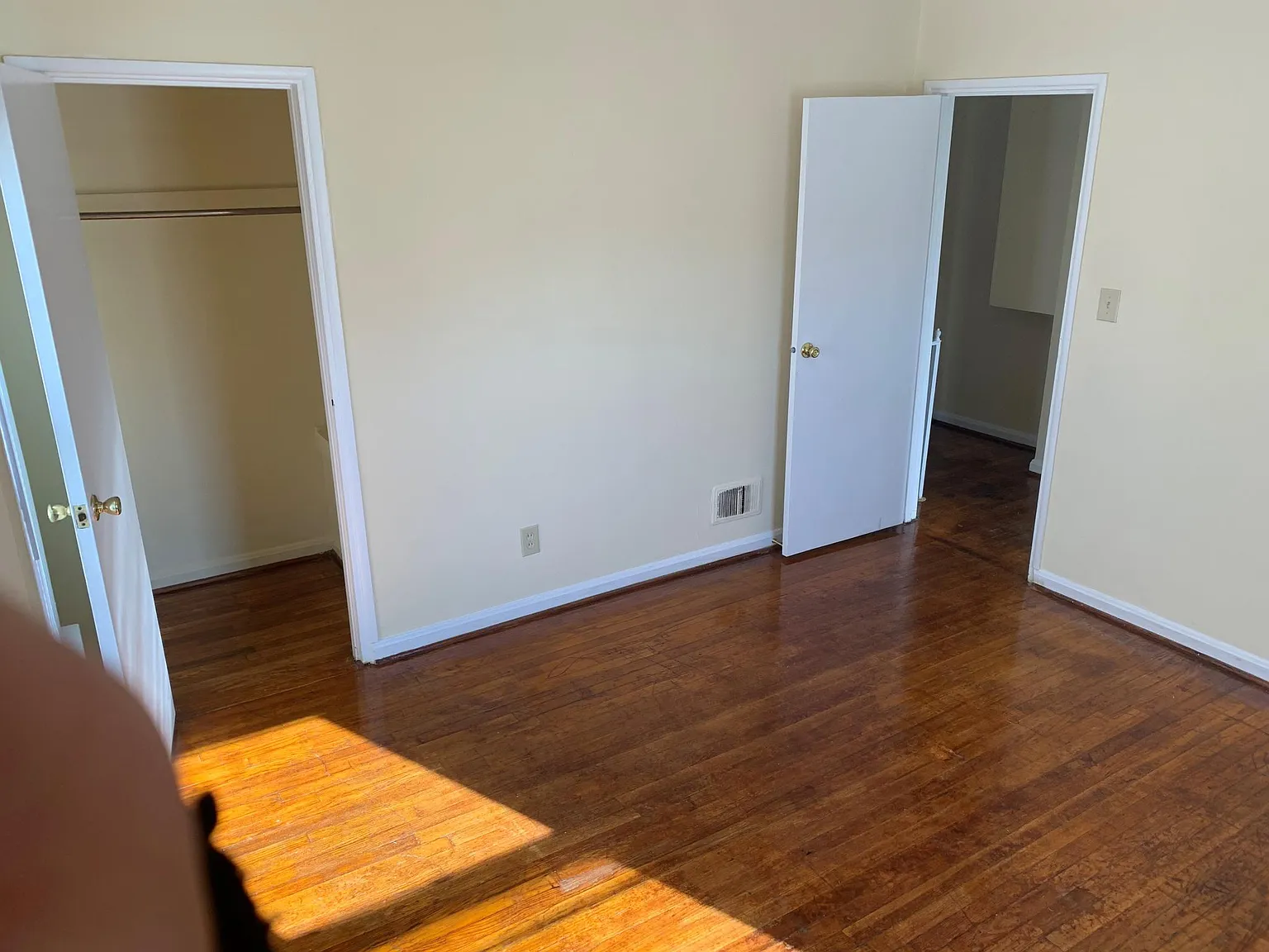 2 bed, $995 — Photo 2