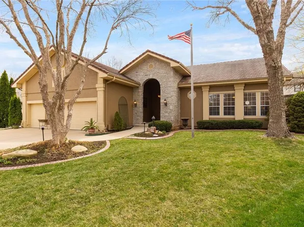 12521 Richards St, Overland Park, KS 66213
