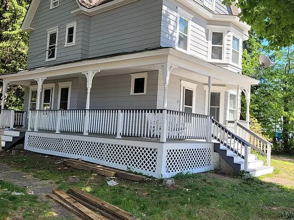 126 Park St, Northfield, NH 03276