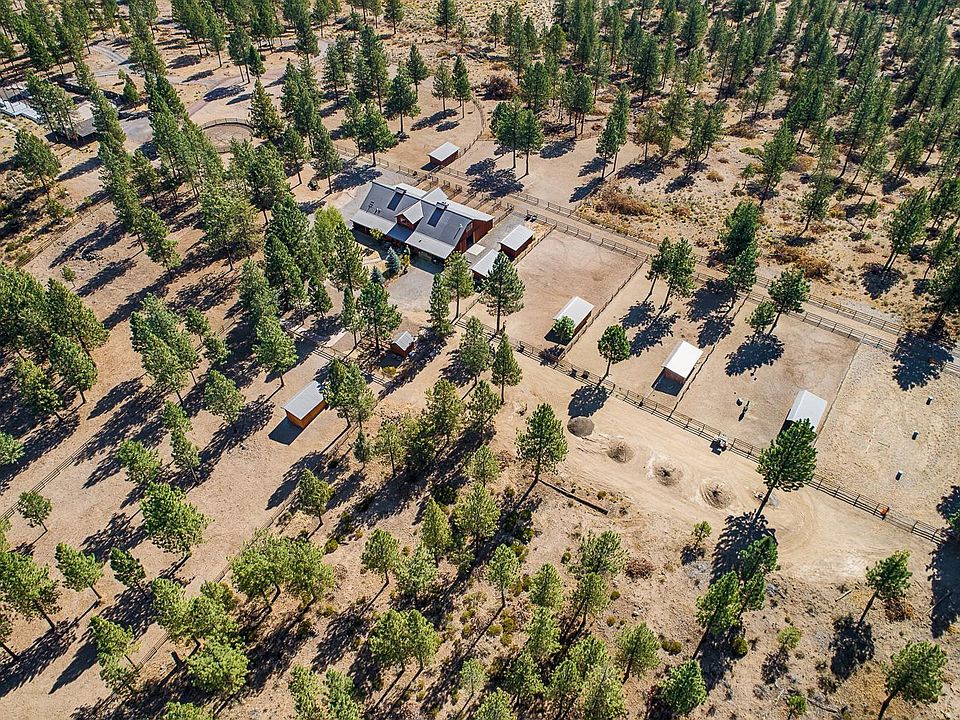 AERIAL VIEW OF THE HILL!