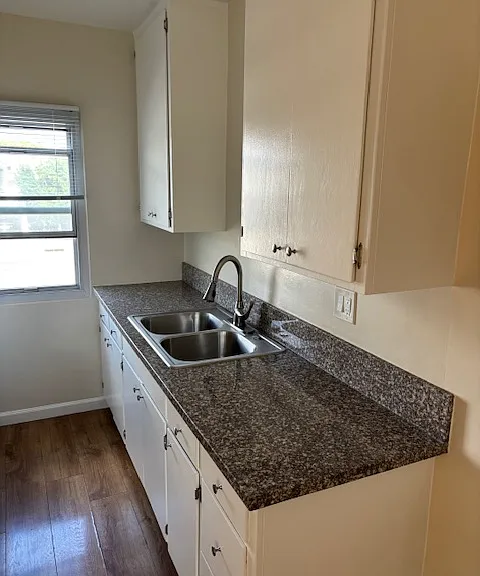 16214 Vanowen St #9 — Photo 8