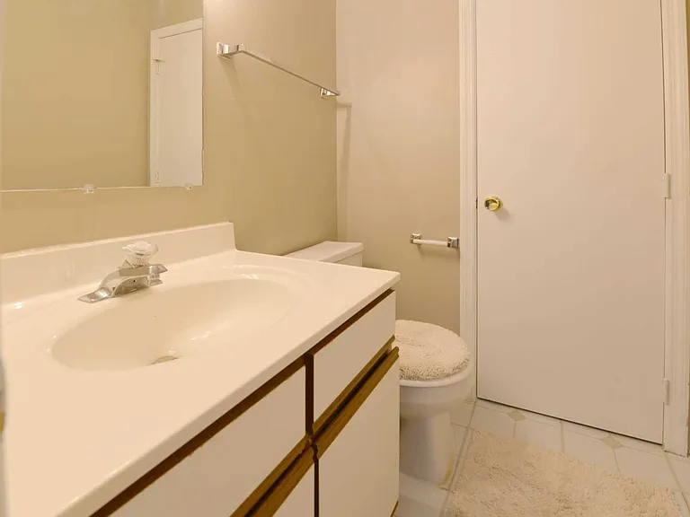 Carriage House Apartments — Photo 5