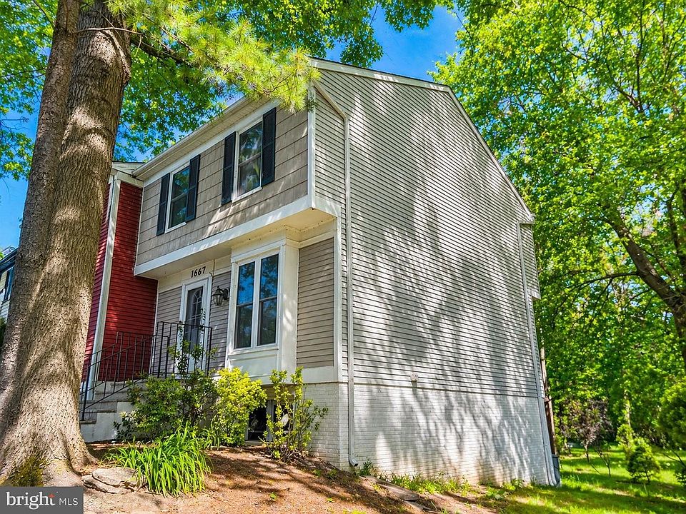 1st image of 1667 Colonial Way