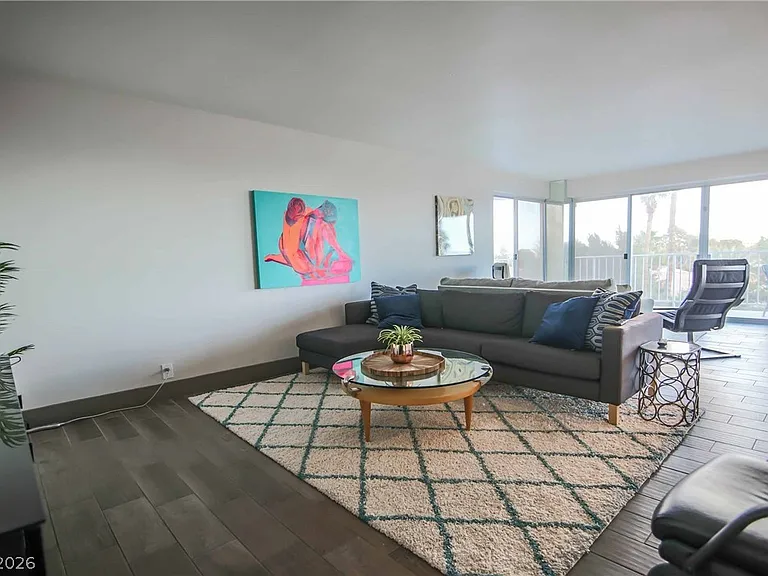 3111 Bel Air Dr #4B — Photo 11
