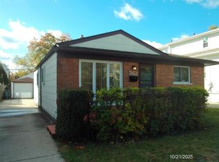 762 Ruffner Ave, Birmingham, MI 48009