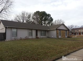 2605 SW Osborn Rd, Topeka, KS 66614