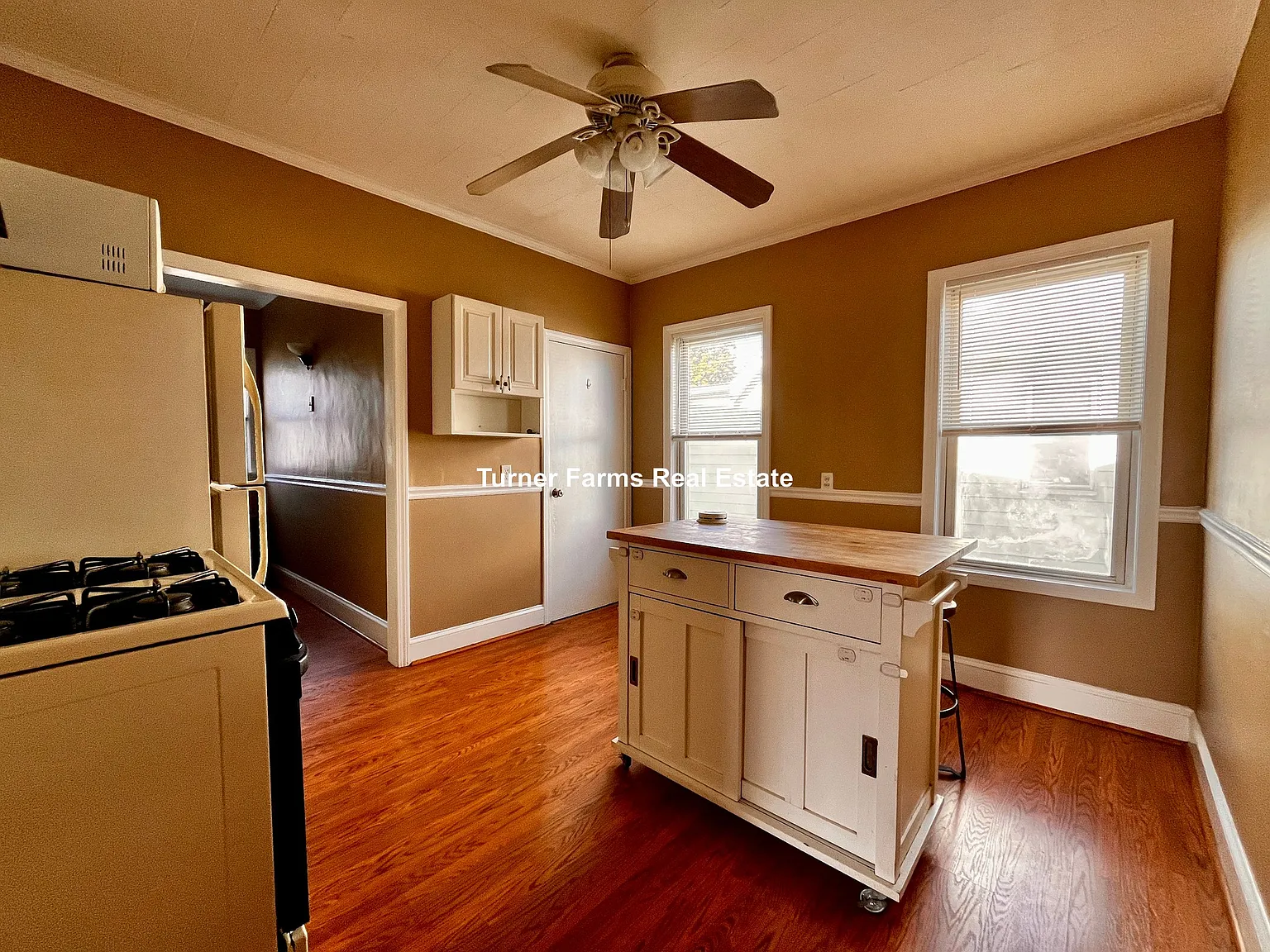 3 bed, 1.0 bath, $2,800 — Photo 3