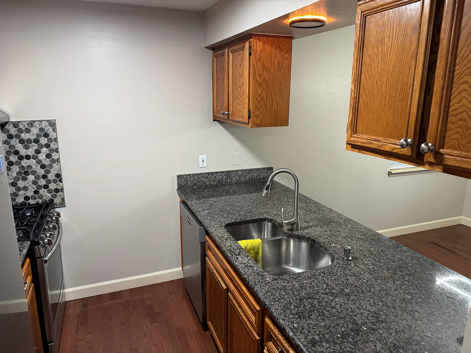 2 bed, 1558 sqft, $1,400 — Photo 1