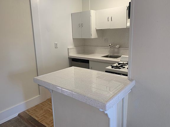 4th image of 5584 E Ocean Blvd APT A
