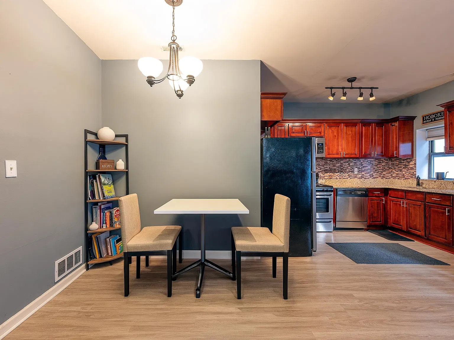 Studio, 630 sqft, $3,000 — Photo 4