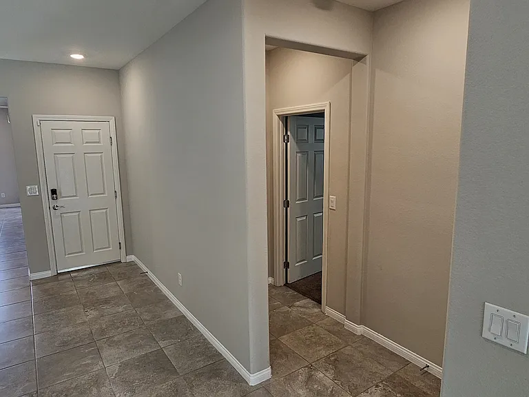 4515 Solitude Falls Ave — Photo 10