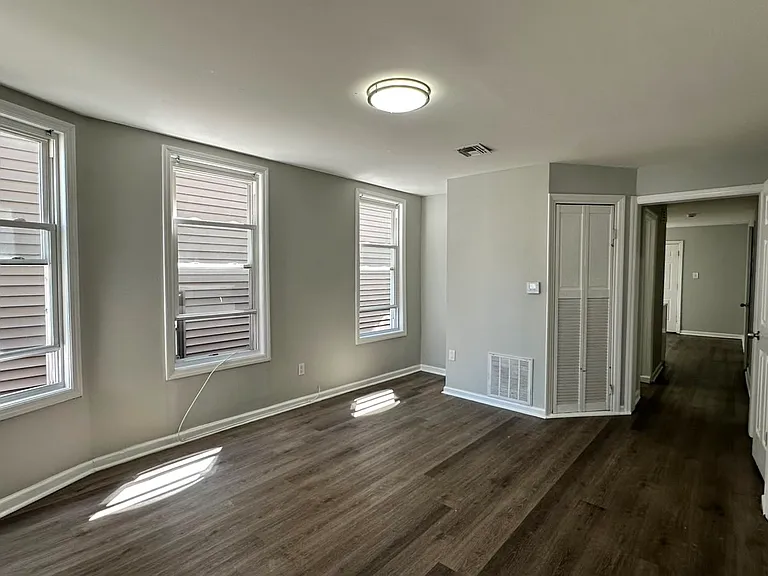 204 Governor St #2E — Photo 3