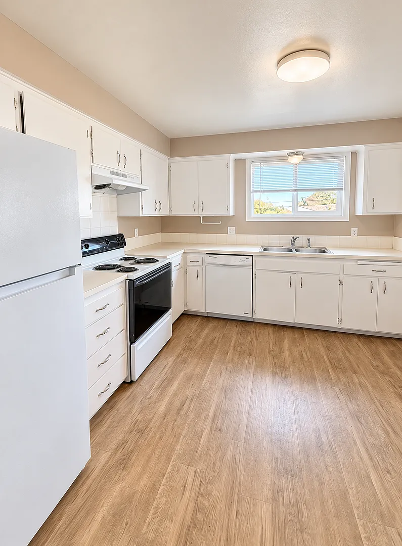 1122 Oakland St — Photo 3