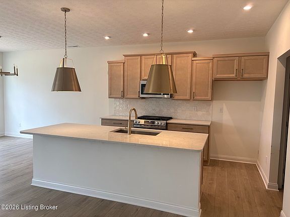 3rd image of 10503 Vista View Dr