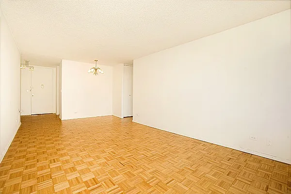 Sold by Nest Seekers International | media 12