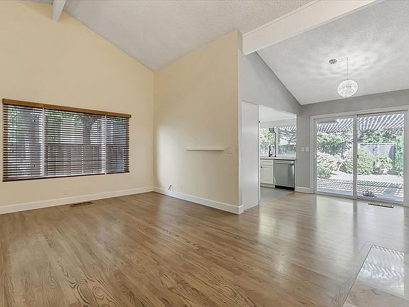 4th image of 821 Figwood Ct