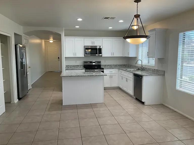 13172 W Port Royale Ln — Photo 8