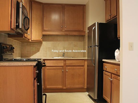 4th image of 125 Lexington St APT 22