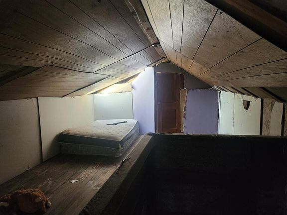 21st image of 1802 Marshall St