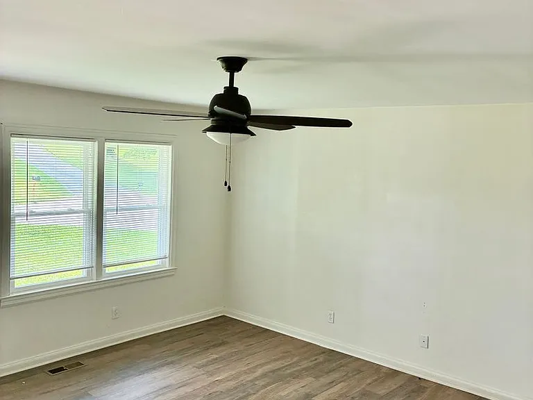 109 Signal View St — Photo 3