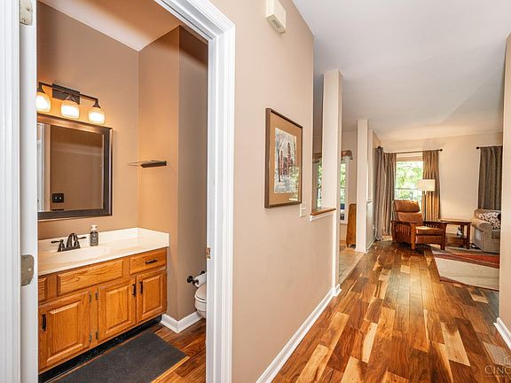 5th image of 6733 Man O War Ln