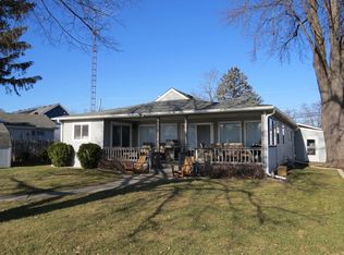 4014 Riverview Dr, Johnsburg, IL 60051