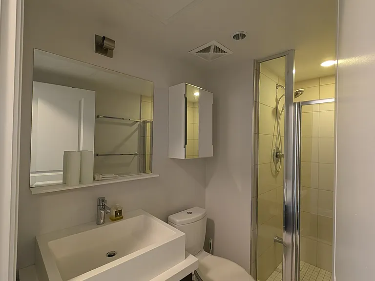 1080 Bay St #907 — Photo 3