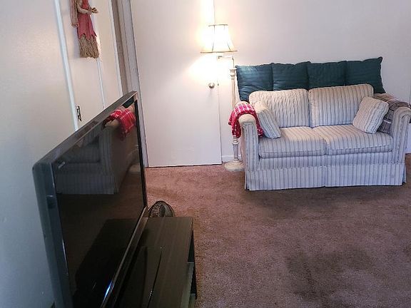 2nd image of 103 Hemlock Dr