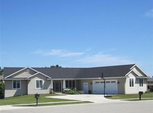 506 Meadows Ave, Cedar Grove, WI 53013