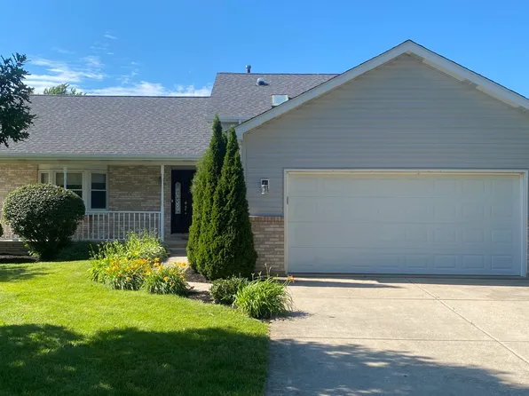 303 Pinehurst Ct, Valparaiso, IN 46383