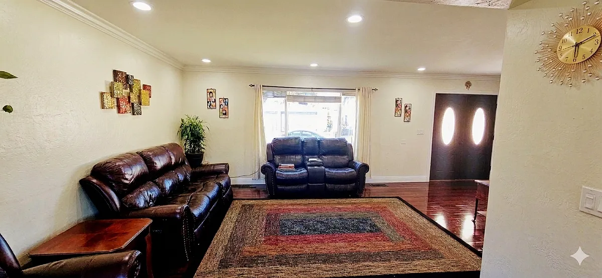 Building Photo - 56 Lonetree Ct #1