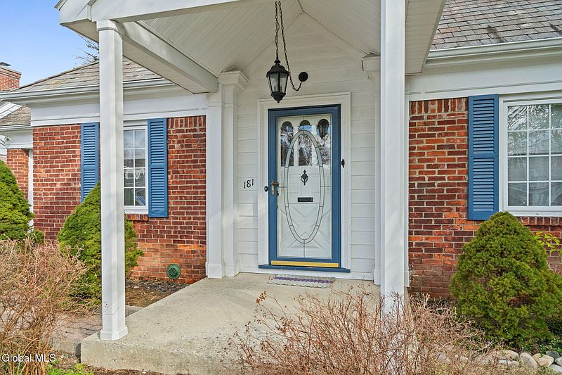 4th image of 181 Milner Avenue