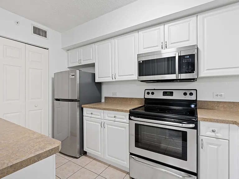 8940 Colonnades Ct E #1 — Photo 10
