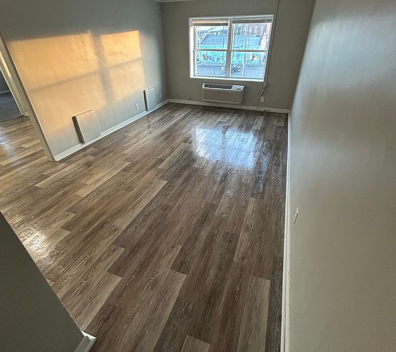1st image of 309 W Locust St #3B