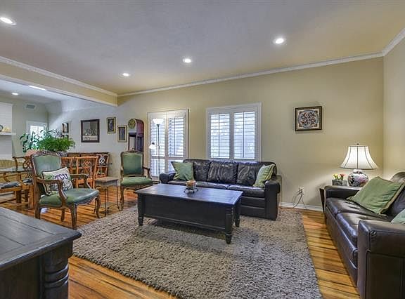 3rd image of 4320 Bellaire Dr S APT 218