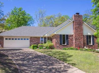 2800 Fincastle Dr, Fort Smith, AR 72908