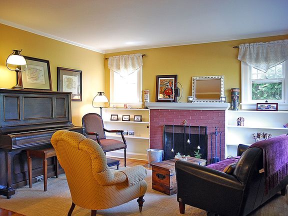Living Room - Fireplace/Hardwoods