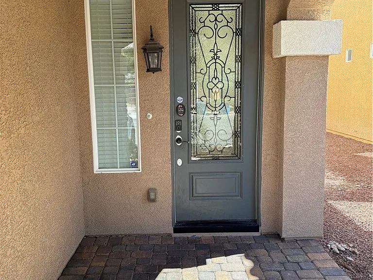 6083 Crown Palms Ave — Photo 2